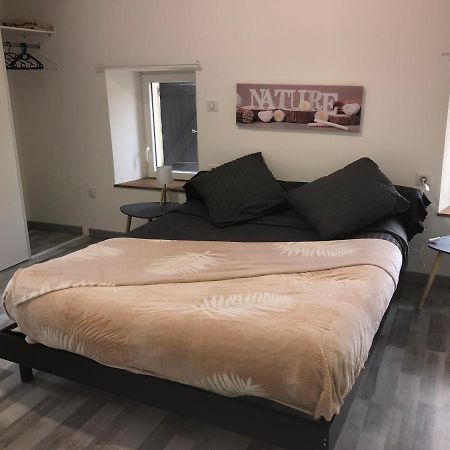 Gite Zen Pres Thermes De Jonzac Bois Esterno foto
